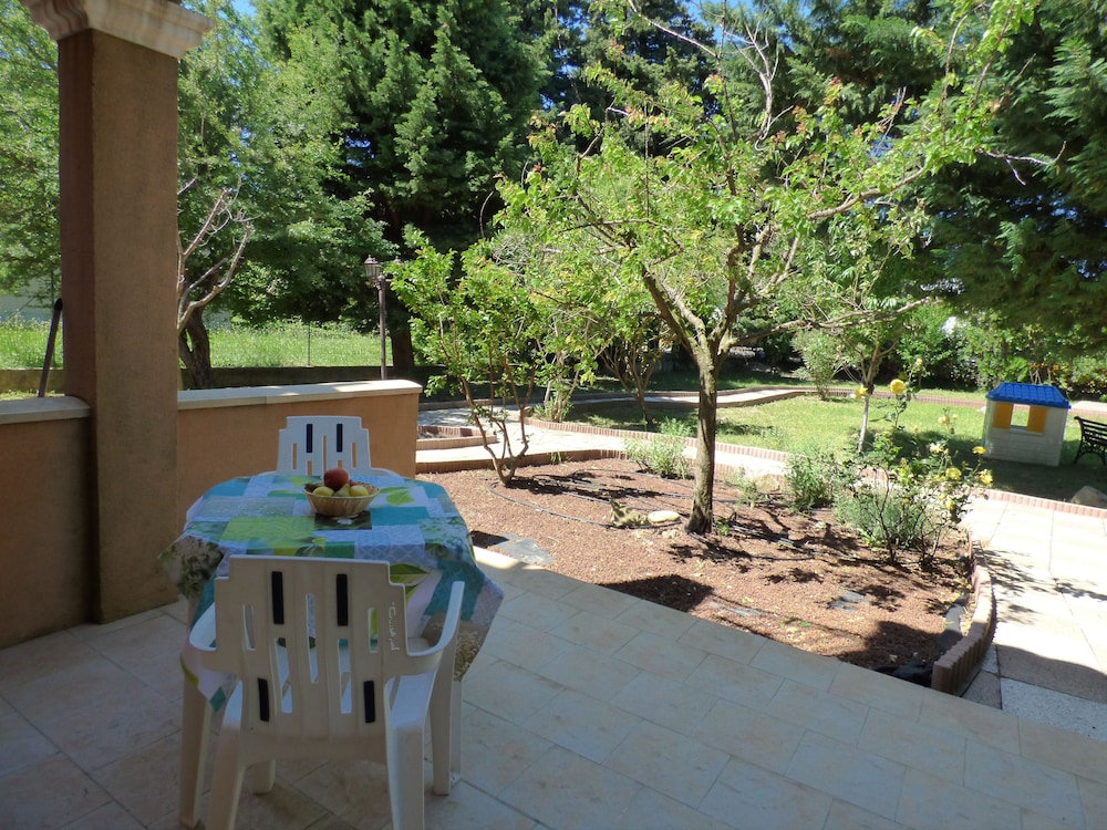 Superior Studio, Terrace, Pool View photo 3