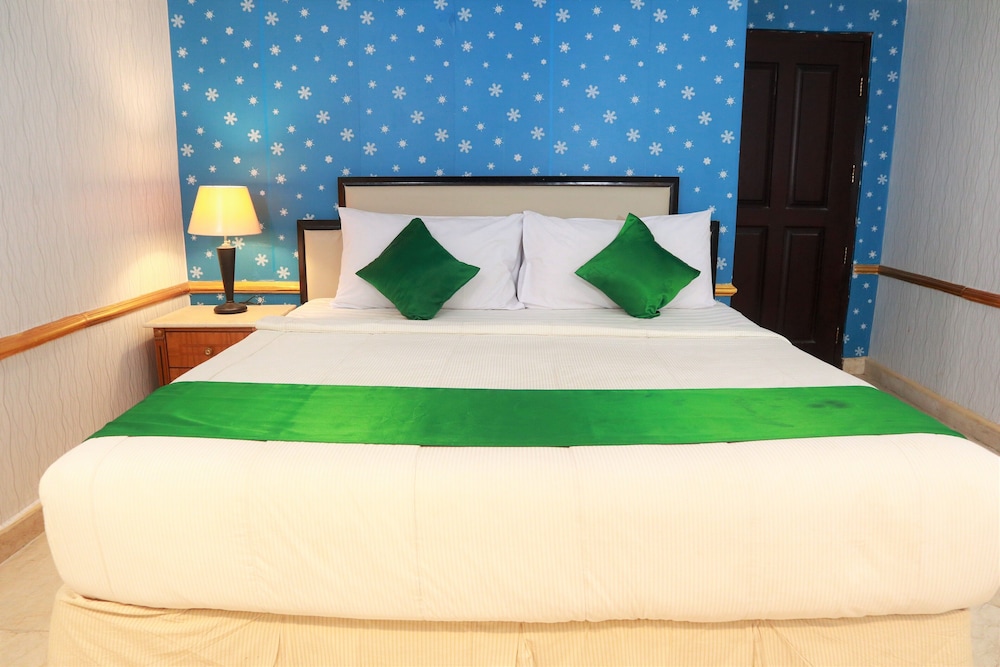 Deluxe Room, 1 King Bed - Photo 4