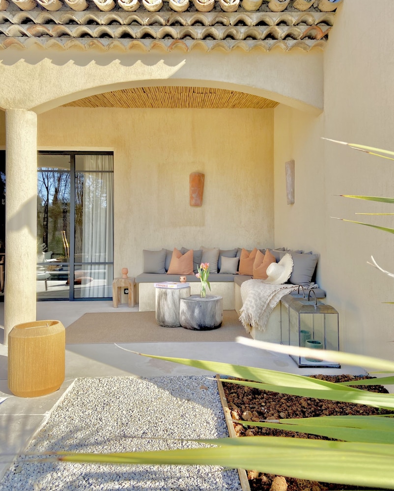 Premium Suite, 1 King Bed, Private Pool, Valley View photo