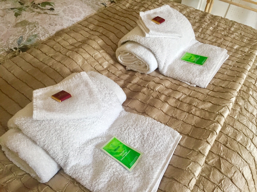 Deluxe Double Room, 1 Double Bed, Private Bathroom, Garden View photo 1