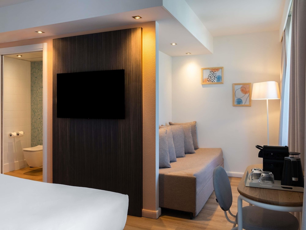 Suite, 1 Double Bed with Sofa bed, Balcony, photo 6