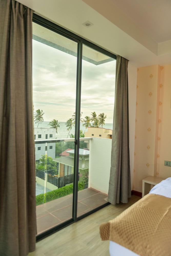 Deluxe Double Room - Photo 21