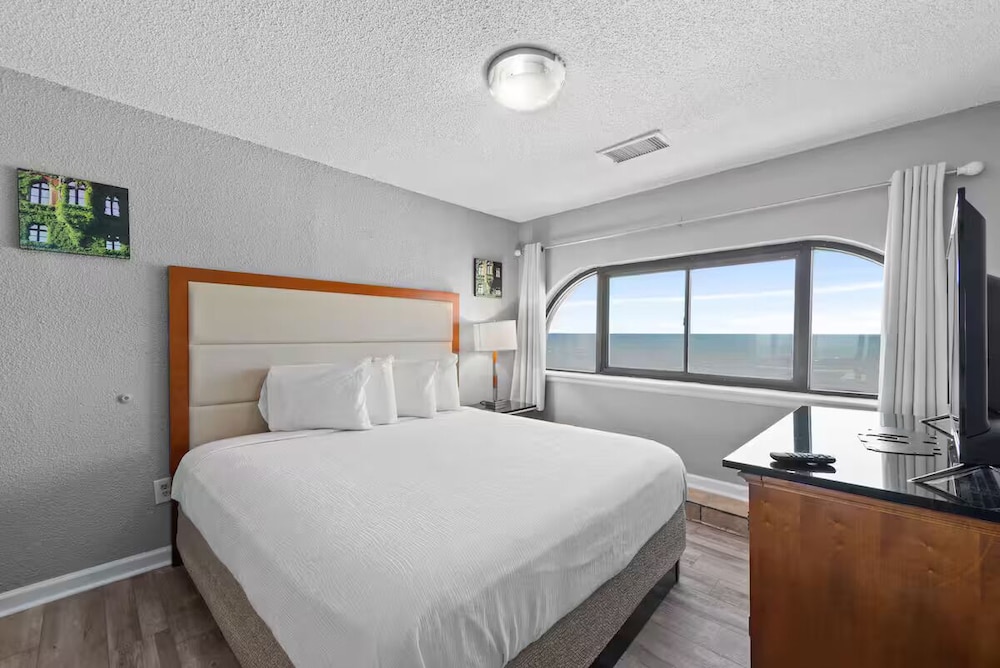 Room, 1 King Bed with Sofa bed, Resort View