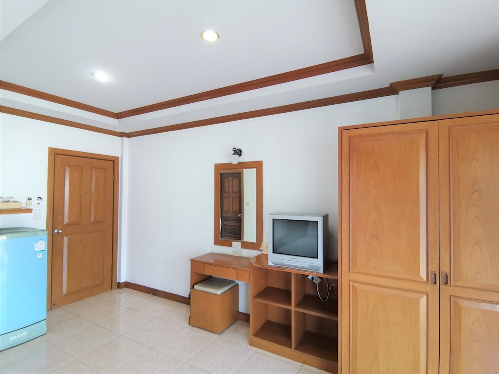 Deluxe Twin Room - Photo 12