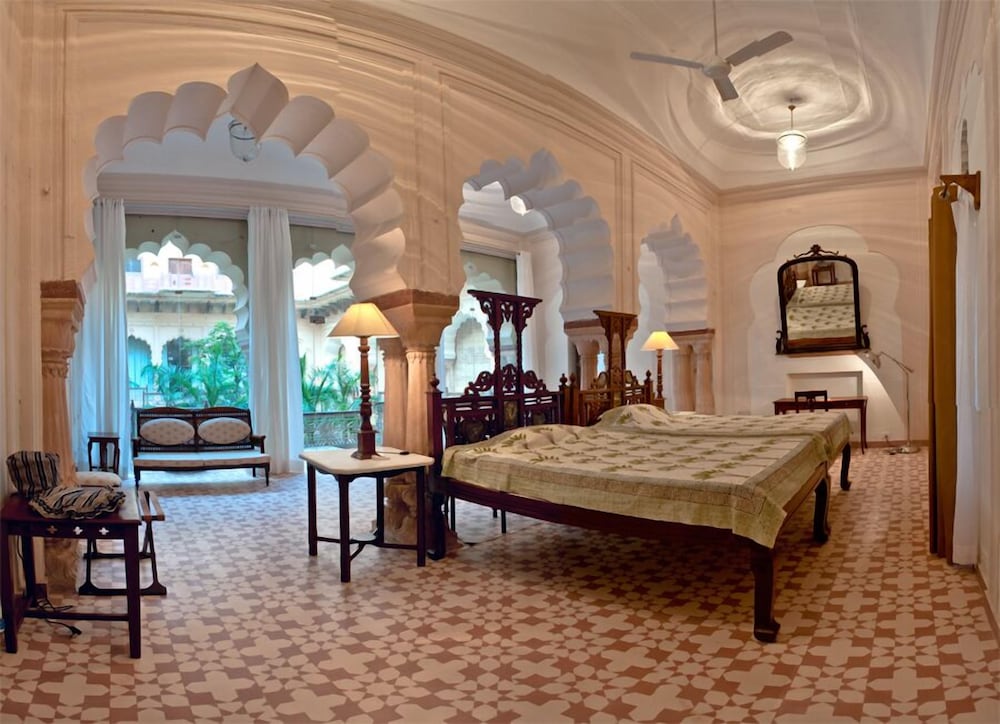 Heritage Royal photo 3