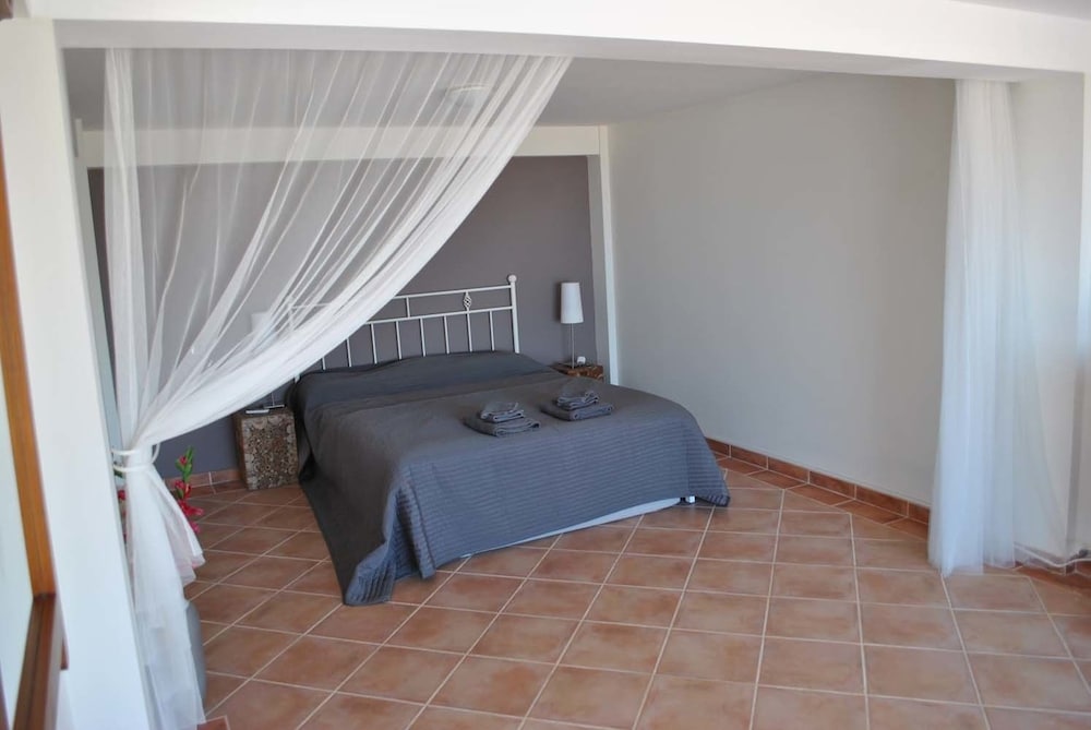 Villa photo 3