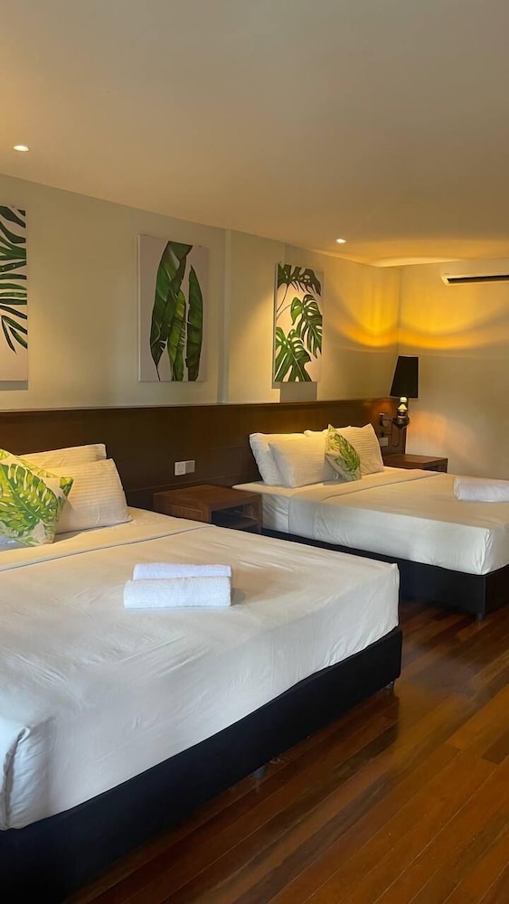 Premium Quadruple Room