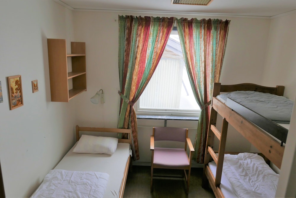 Triple Room (private WC, shared shower) photo 3