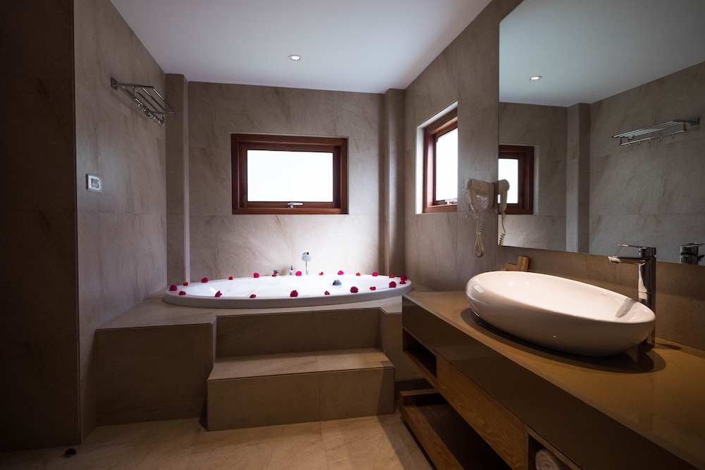 Andaman Bungalow - Photo 4