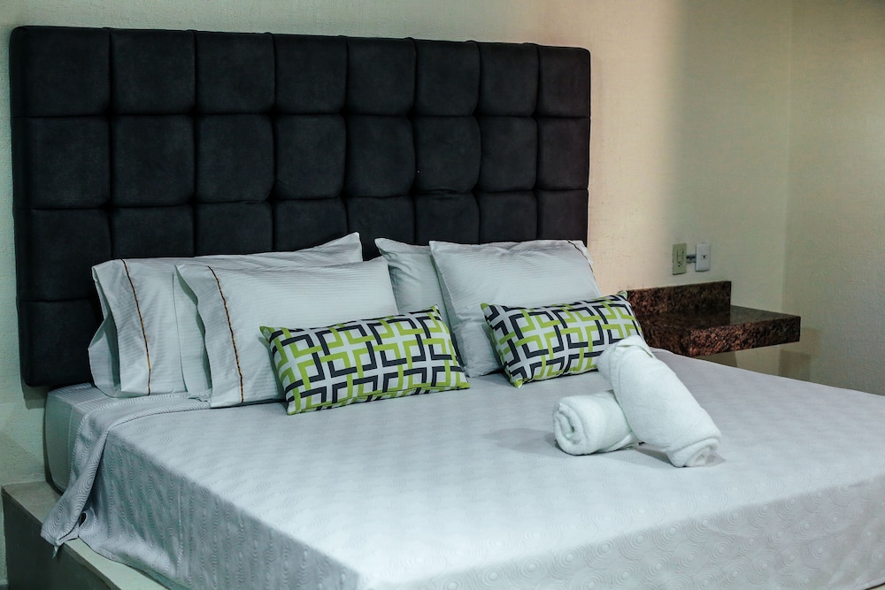 Suite - Photo 8