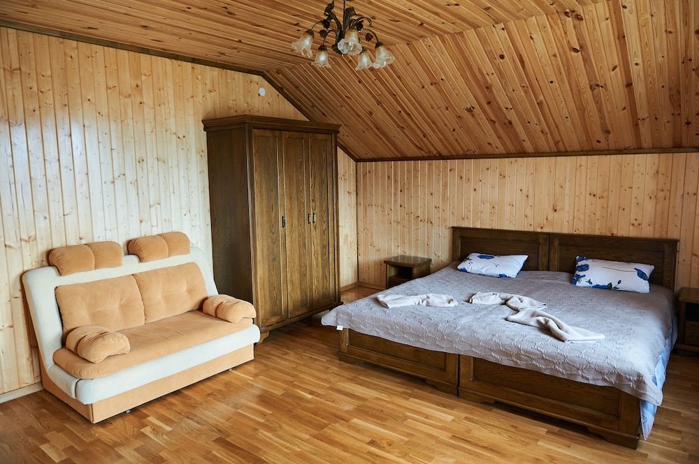 Standard Triple Room, Shared Bathroom photo 1