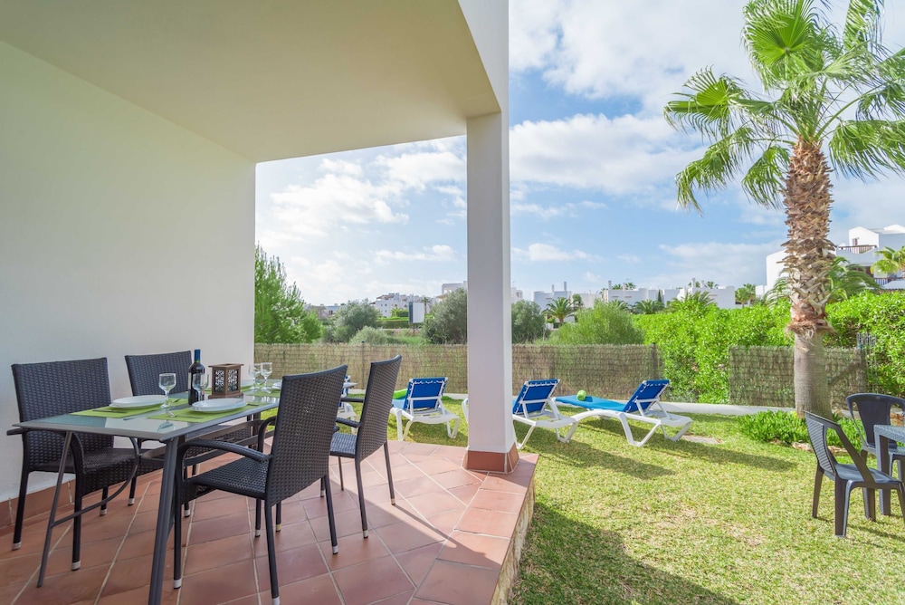 Villa photo 2