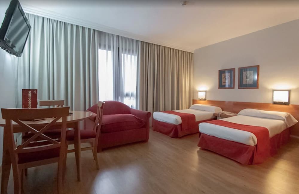 Superior Apartment, 2 Twin Beds, Kitchen, Courtyard View