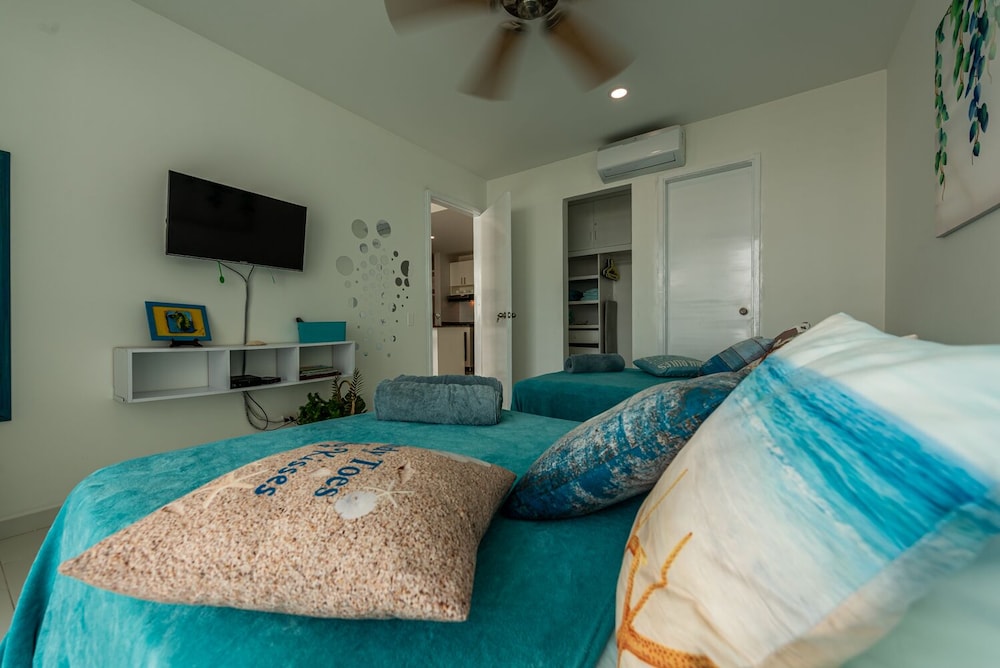 Family Apartment, 1 Bedroom, Ocean View, Beachside photo 3