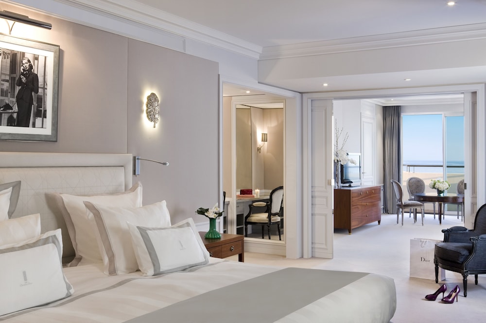 Suite (Christian Dior) photo 1