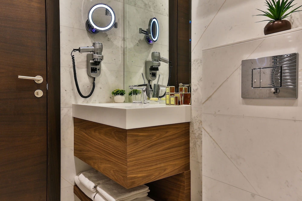 Premium Double or Twin Room, Sea View - Photo 9