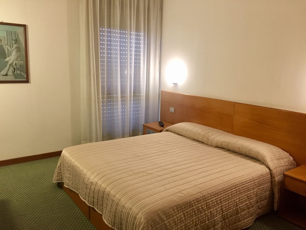 Double Room - Photo 3