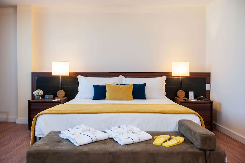 Suite, 1 Queen Bed - Photo 1