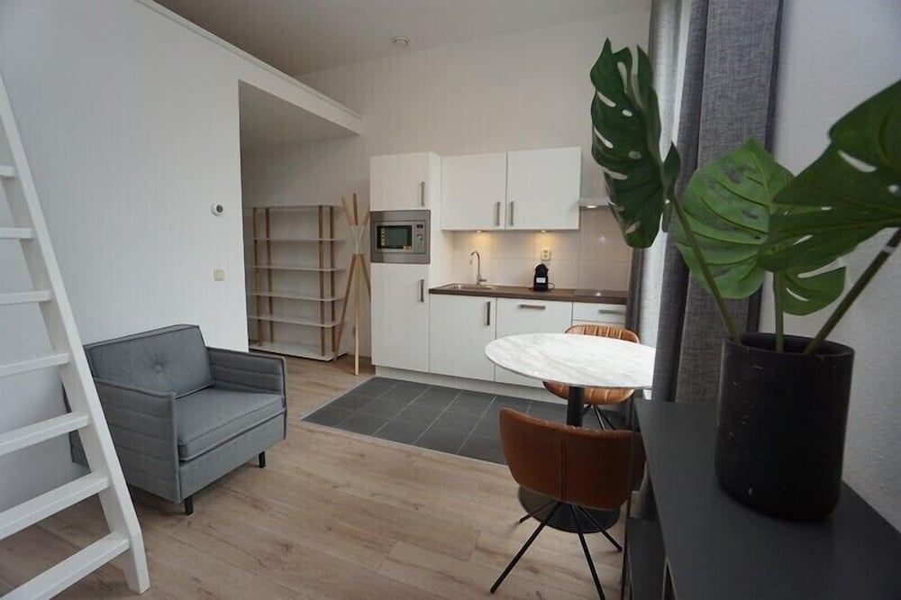Deluxe Studio Suite, Balcony