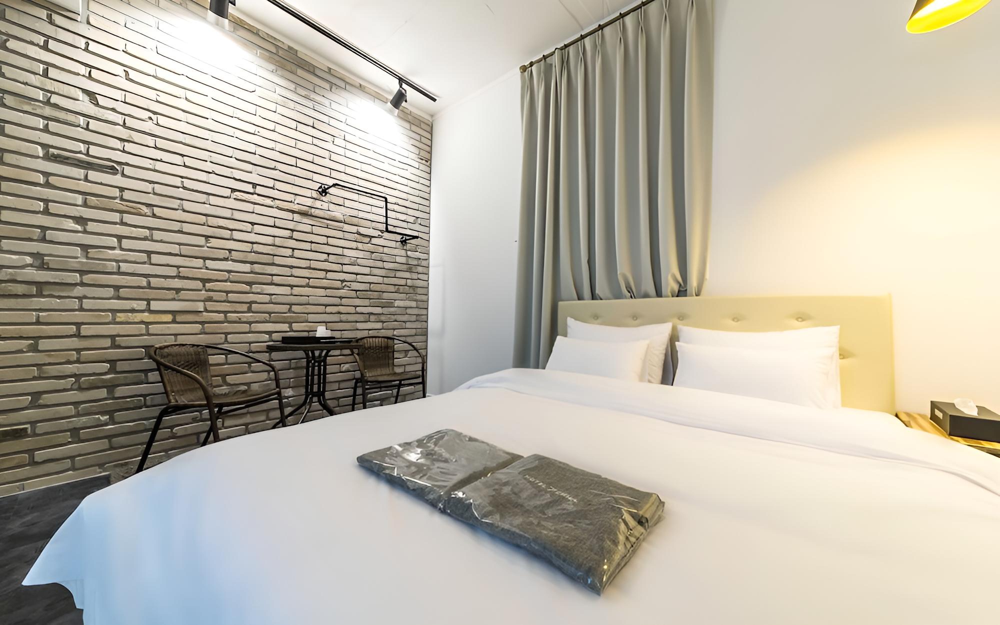 Room (Deluxe room) - Photo 10