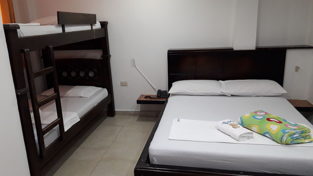 Triple Room (Air Conditioner)