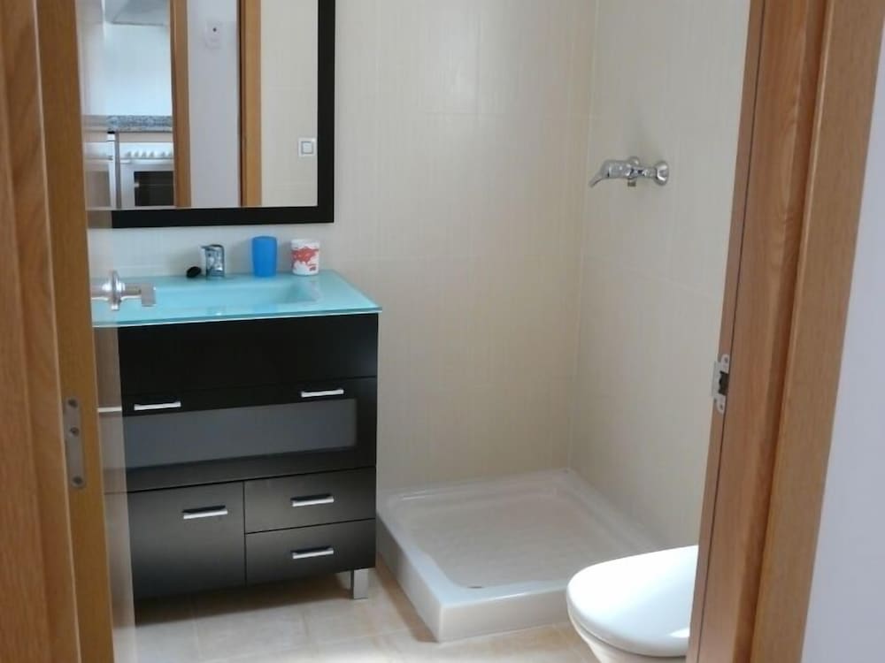 Apartment, 3 Bedrooms, 2 Bathrooms photo 3