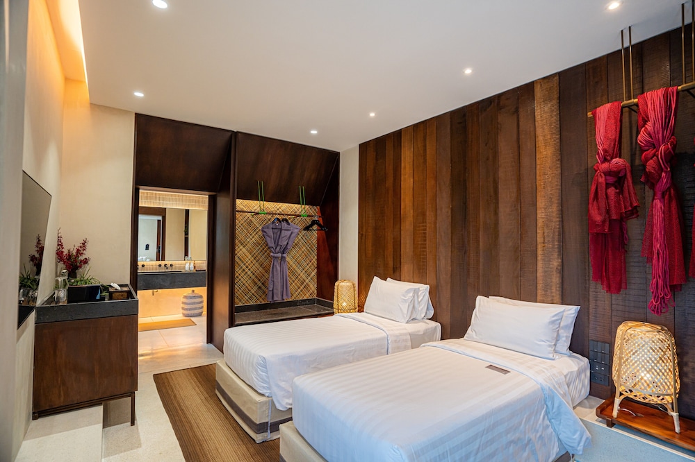 Suite (Lux) - Photo 1