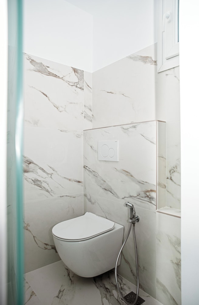 Superior Quadruple Room - Photo 10
