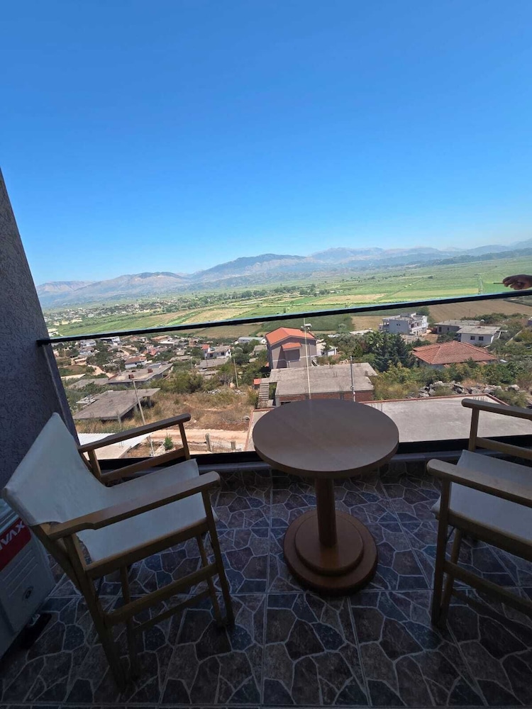 Standard Triple Room, Balcony, Garden View photo 3