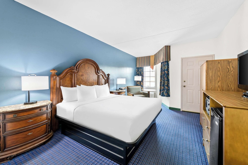 Room, 1 King Bed, Accessible, Non Smoking - Photo 1