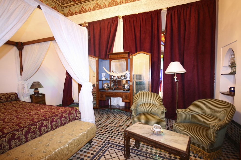Royal Suite, Courtyard View - Photo 9