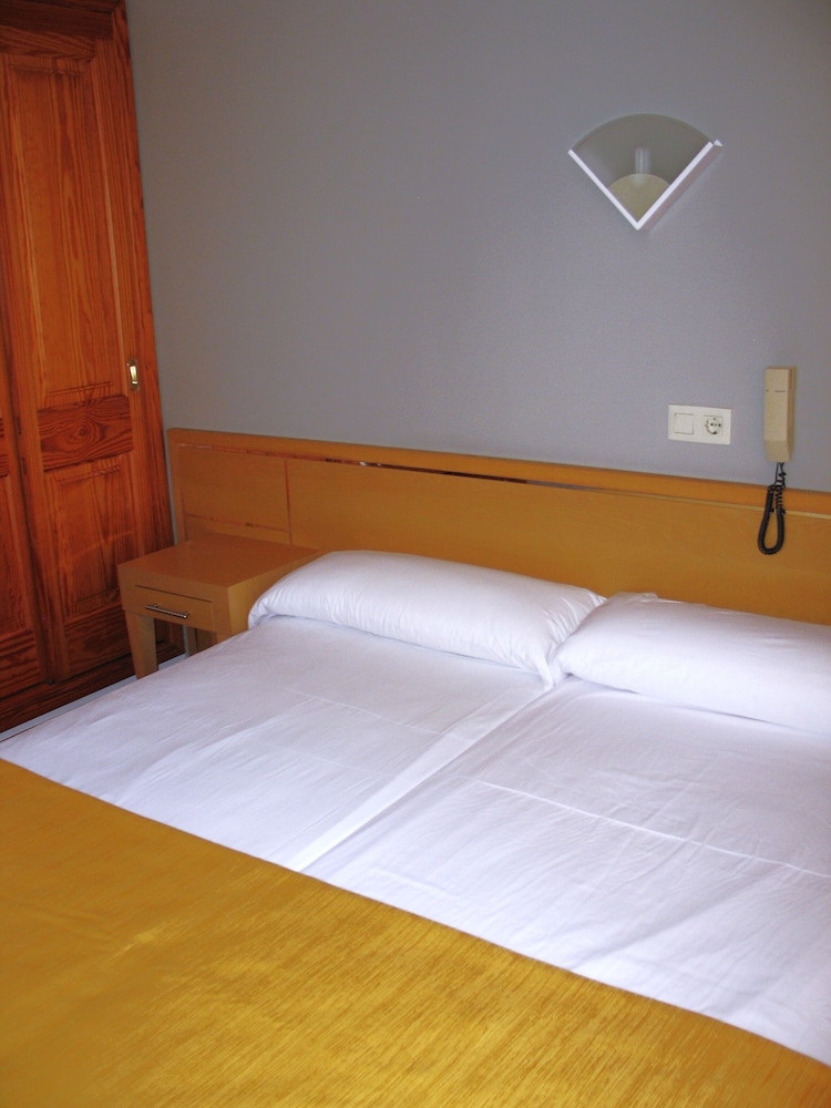 Single Room - Photo 1