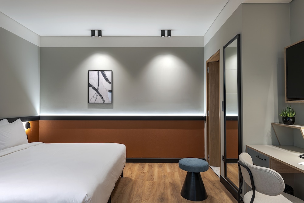 Superior Double or Twin Room, Balcony - Photo 3