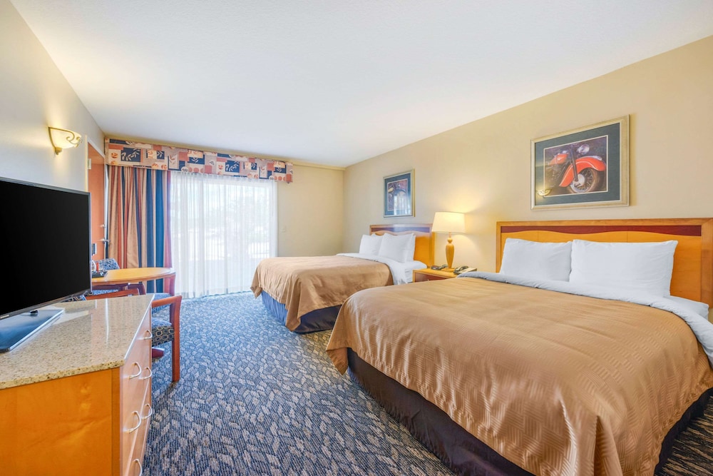 Standard Room, 2 Queen Beds, Non Smoking, Patio photo 1