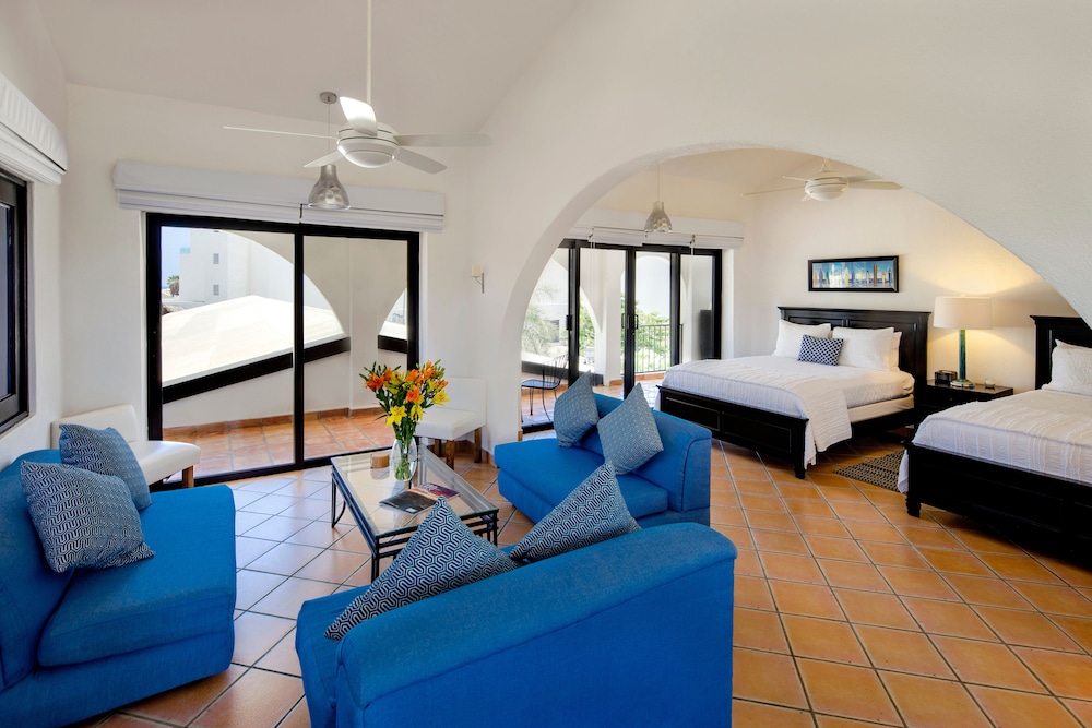 Traditional Suite, 2 Queen Beds photo 2
