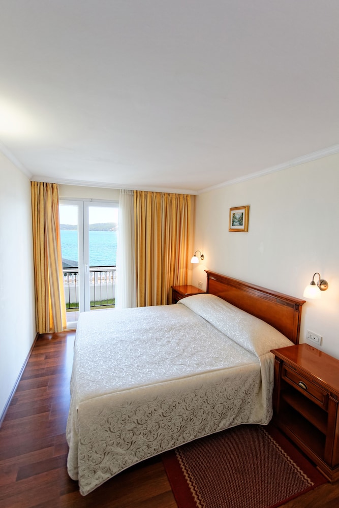 Deluxe Double or Twin Room, Sea View photo 1