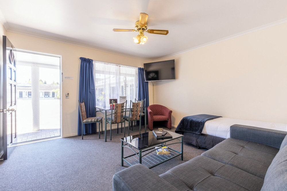One Bedroom with Shower photo 1
