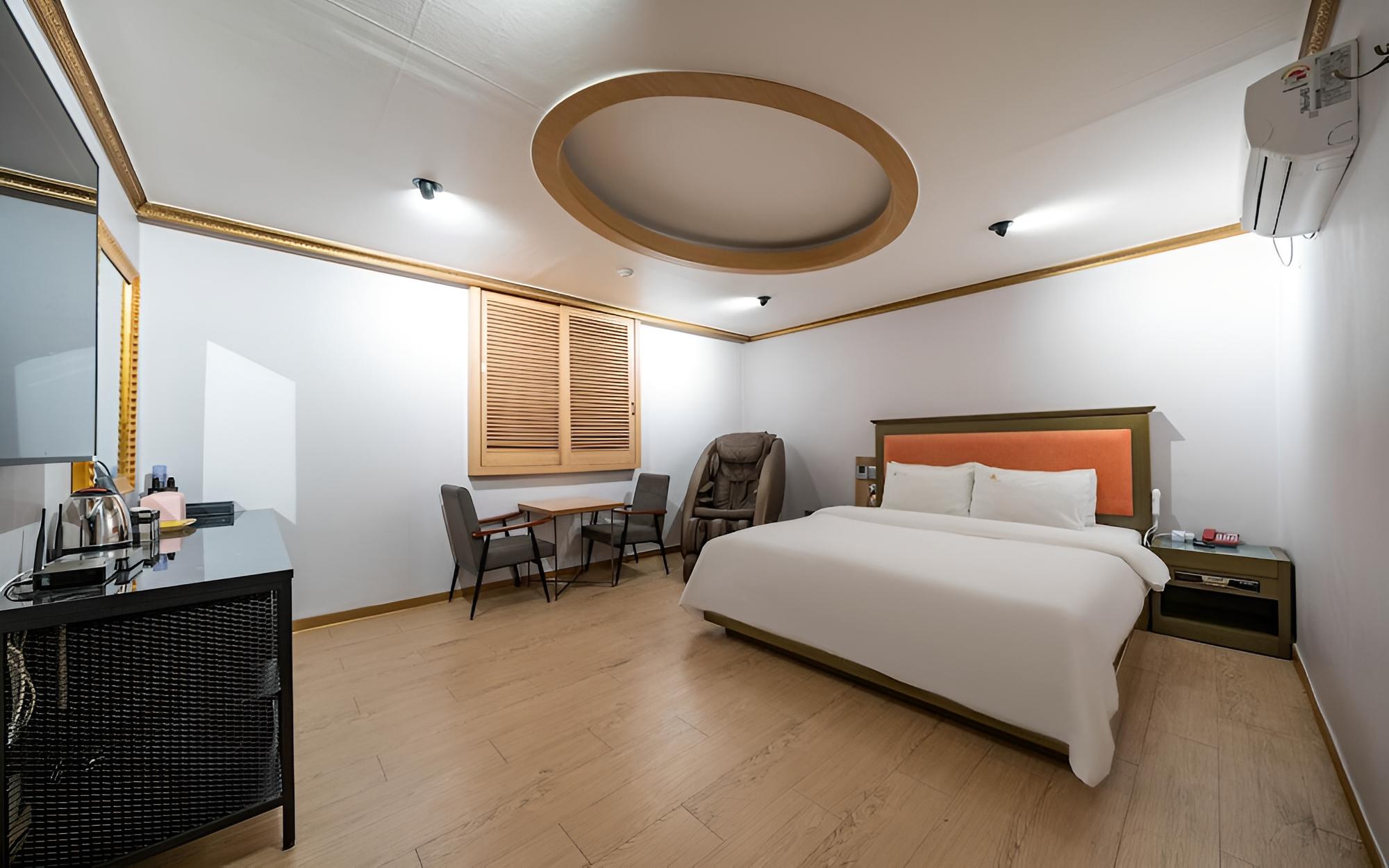 Room (VIP) - Photo 7