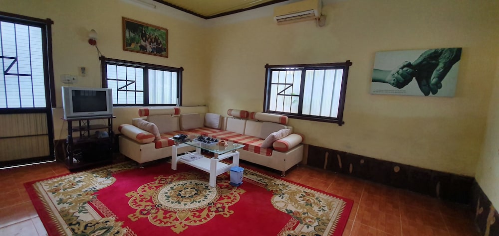 Family Room photo 1