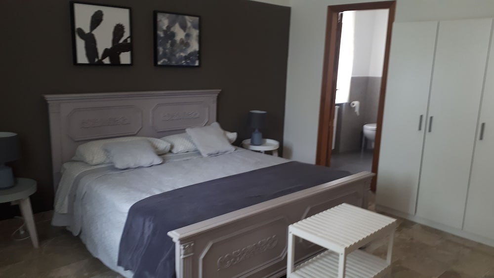 Comfort Room (Pagina Bianca)