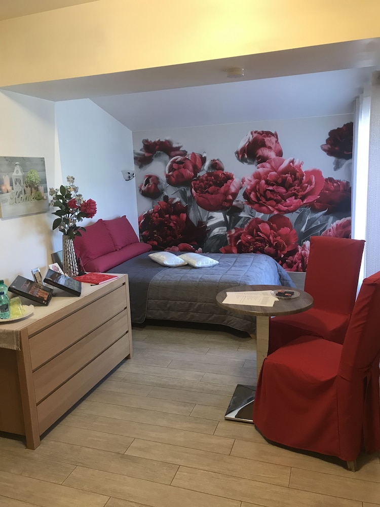Chambre Double Tout Confort, 1 lit double, terrasse photo 1