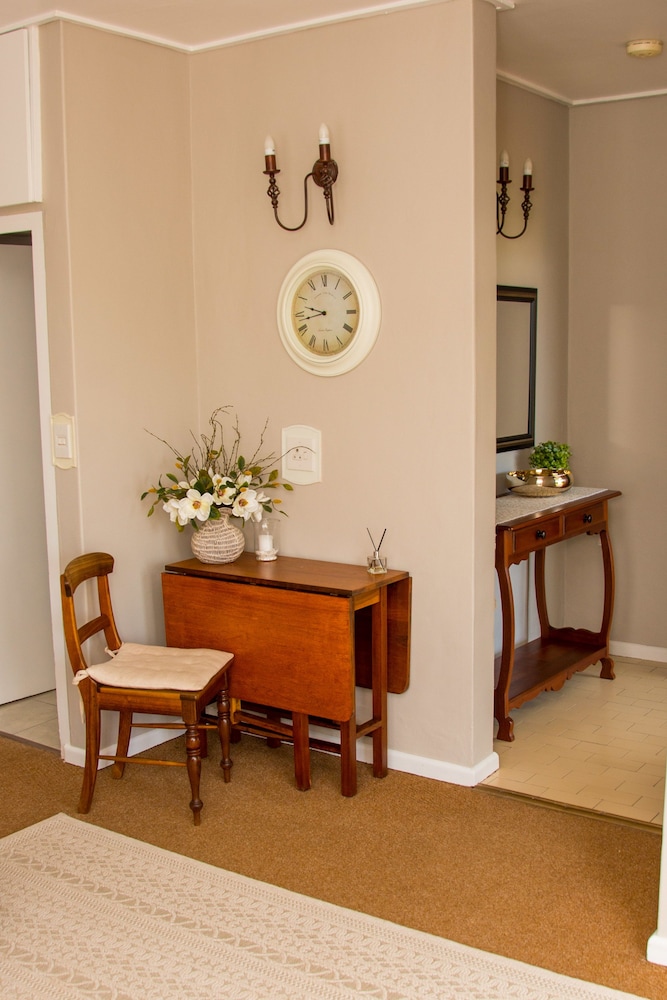 Queen Room photo 3