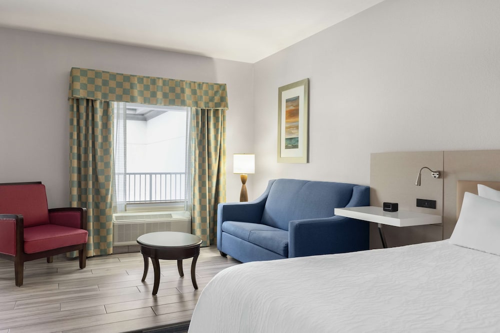 Room, 1 King Bed, Accessible - Photo 3