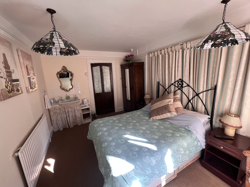 Luxury Double Room, Ensuite (Garden and River View) photo 3