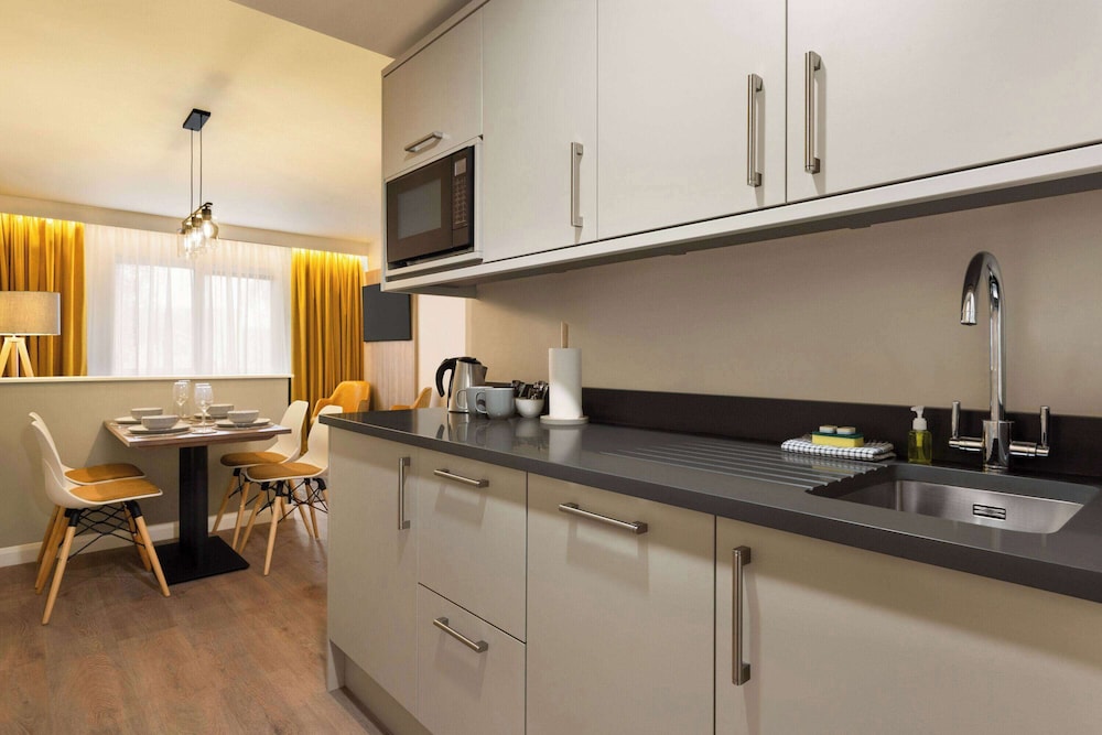Apartment, 2 Bedrooms (1 King, 2 Twin, and 1 Sofabed) - Photo 3