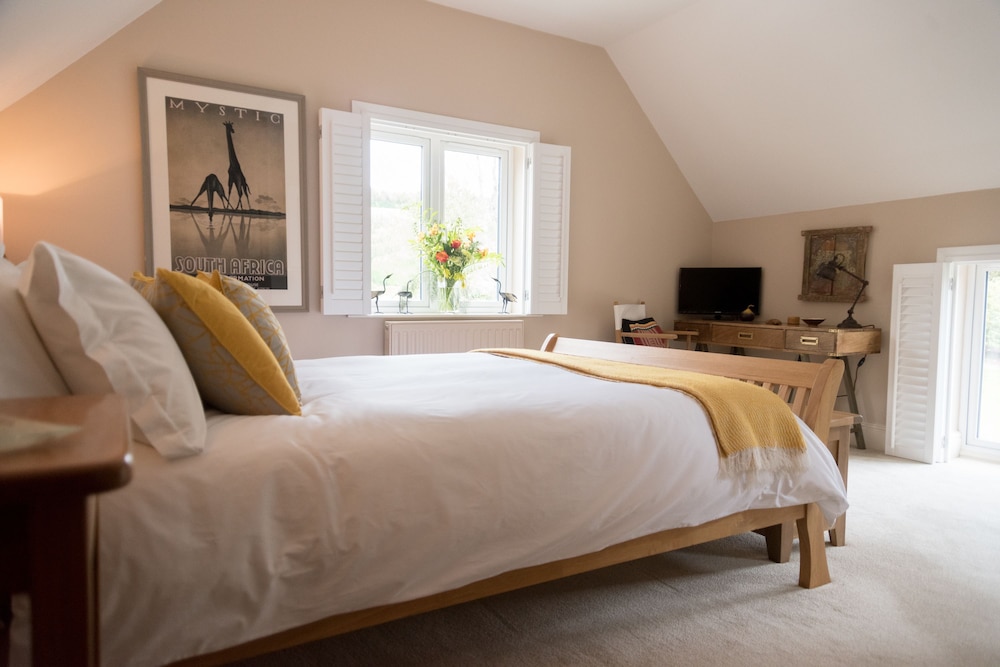 Luxury Double Room, 1 King Bed, Non Smoking, Garden View (Venn) photo 2