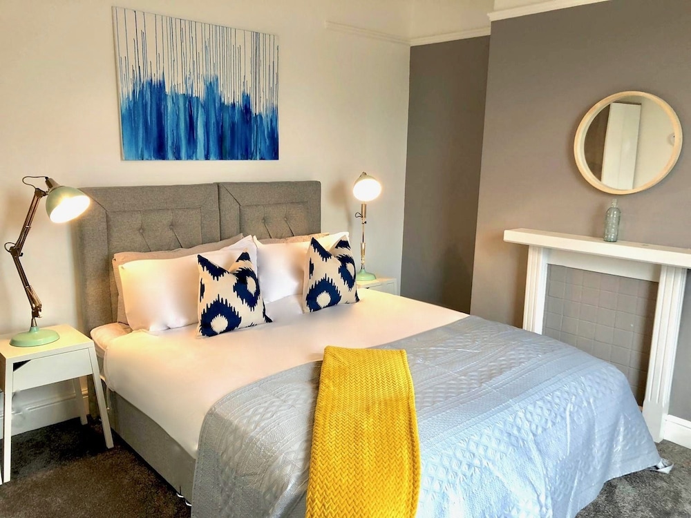 Double or Twin Room, Shared Bathroom