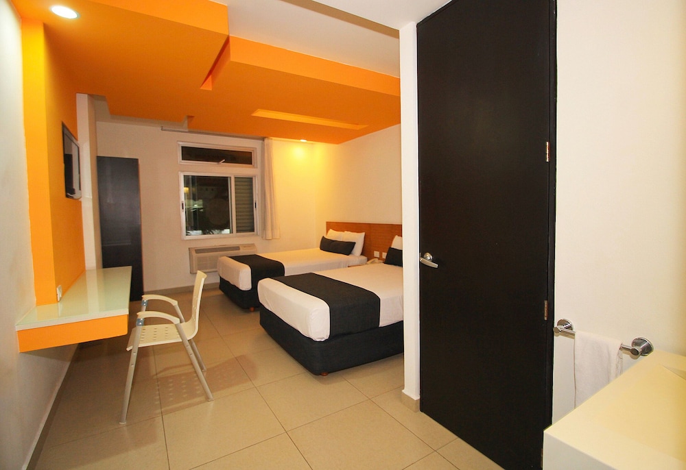 Standard Room, 2 Double Beds photo 1