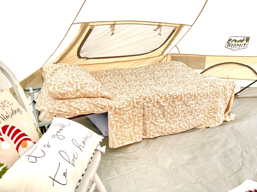 Signature Tent photo 1