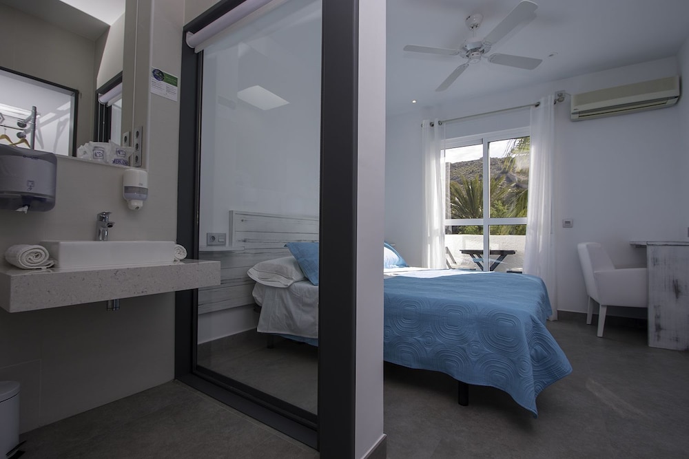 Double Room, 1 Double Bed, Balcony photo 3